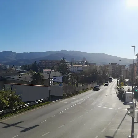 Calida Estancia Descubre La Ciudad Bilbao Exterior photo